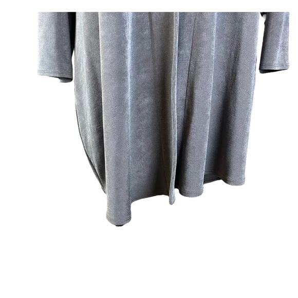 Chico's Travelers Slinky Knit Cardigan Top Jacket Grey Sz 2 Asymmetrical Hem - Picture 3 of 10